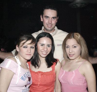 Michelle González, Annabell Nuncio, Rocío Borja y Alejandro Amador.