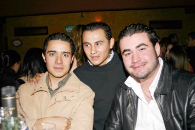 05 de abril de 2005

Pepe Bazán, Beto Flores y Ricky Ortiz