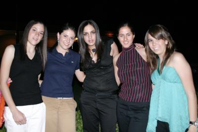 Andrea, Petra, Elisela , Marcela y Montse.