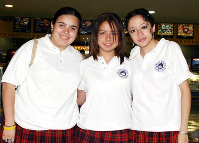 Mirna Mendoza, Cristina Carrillo y Laura Lainez