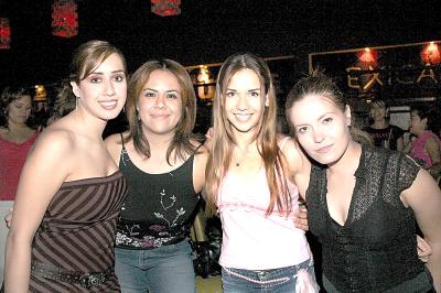 Linda Hernández, Cyndi Ayabar, Magaly Ocón y Berenice Varona.