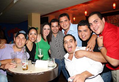 Héctor Ruiz, Karen Hapuc, Ale Domínguez, Jorge Soto, Salvador Perales, Jorge Reyes, Carlos Faudoa, y Hugo Ramírez.