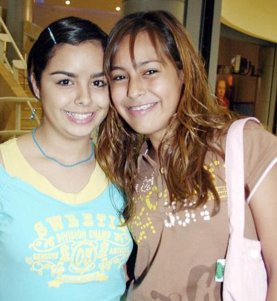 Ana Esperanza y Sofía Rivas.