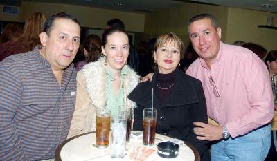 Mario Lozoya, Esther Lozoya, Pilar Moreno y Roberto Moreno.