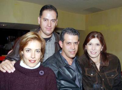 Jesús y Mary Carmen Monárrez, Vicente y Oly Mireles.