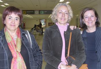 01 de febrero de 2005

Elena y María Quevedo, viajaron a México y fueron despedidas  por Carmen Vicario M.