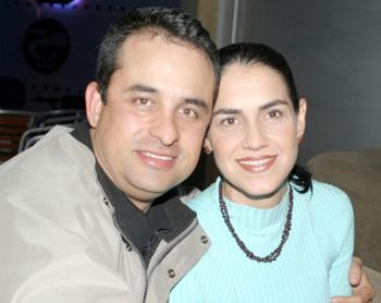Raúl Martínez y Esther de Martínez.