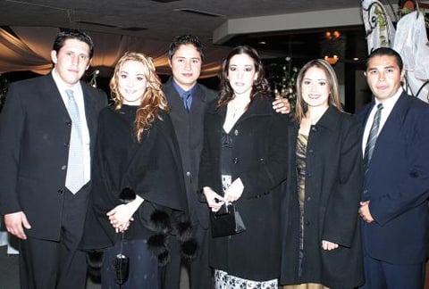 Jorge Arturo Medinaveitia, Ana Paula Madero, Carlos Carrillo, Paola Rubio, Sandra Luna y Pedro González.