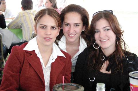 Velia de Yarza, Ana Gaby de Juan Marcos y Paola de Veyán