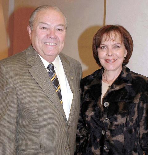 Elisa S. de Morales y Ángel Morales.