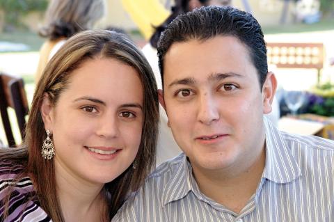 Julio Villalobos y Brenda B. de Villalobos