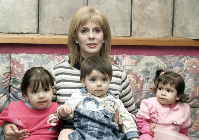 Olga Jalife con sus nietos.