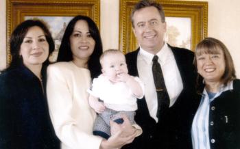 Fernando Rivera Valdés y Norma Cruz Rivera con su hijito Luis Fernando Rivera Cruz; Lizette Giese y Martha Rivera.