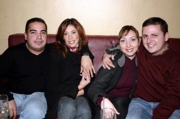  08 de febrero de 2005

Sergio Aldape, Mary Sánchez, Ariel Gómez  y Gaby de Gómez.