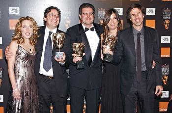 Michael Nazik, Edgard Tenenbaum y Rebecca Yeldman, productores y Walter Salles, director de Diarios de Motocicleta.