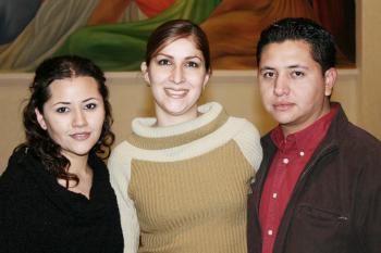 Greta Gómez Salinas, Jazmín de Gómez  y Rodolfo Gómez Salians.