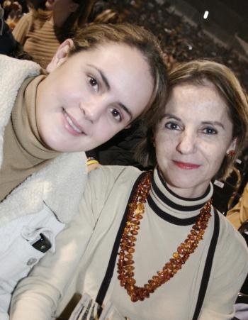 Brenda Baille y Charmein de Villalobos.