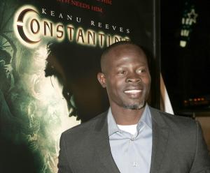 Ésta será la segunda vez que Reeves se vea con el demonio frente a frente después compartir cartel con Al Pacino en Pactar con el diablo (Taylor Hackford, 1997), mirará a los ojos a Peter Stormare (Minority Report, 2002), quien interpretará a Satán en el nuevo proyecto.


El actor Djimon Hounsou posó para la prensa
