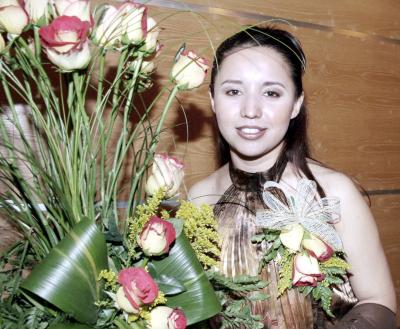 Angélica Lucero Martínez Silva recibió felicitaciones por su próximo matrimonio.