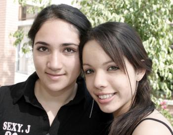 Adriana Bañuelos y Daniela González
