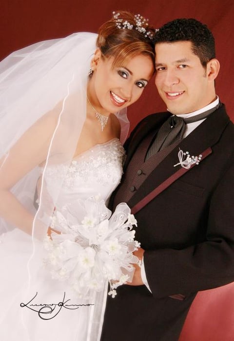 Ing. Miguel Ángel  Ramos Medellín y C.P. Rocío del Carmen Frausto González contrajeron matrimonio  religioso en el Santuario de Cristo Rey, el 23 de diciembre de 2004.

Estudio : Lucero Kanno