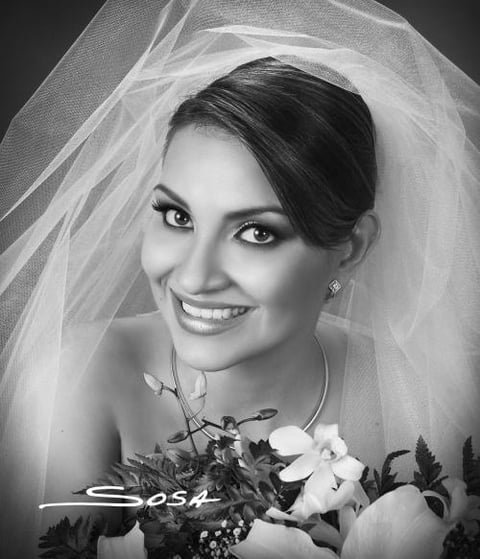 Srita. Silvia Denice  Leal  Romo el día de su  boda con el Lic. Jorge Luis de Anda Miranda.

Estudio : Sosa