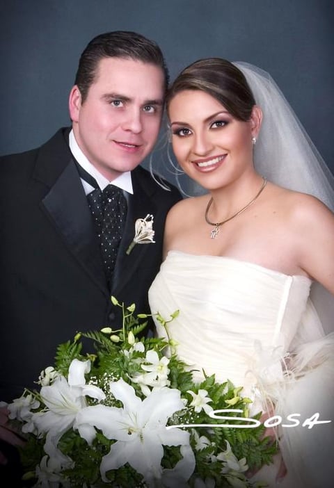 Lic Jorge Luis de Anda Miranda y Srita Silvia Decine Leal Romo recibieron la bendición nupcial en la parroquia  Los Ángeles, el sábado cuatro de diciembre de 2004.

Estudio : Sosa