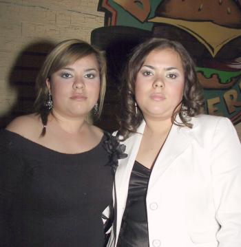 Argelia Estrada y Fanny Estrada.