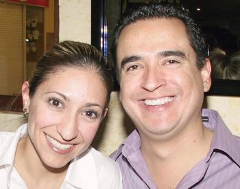 Mayela de Fernández y Érik Fernández.