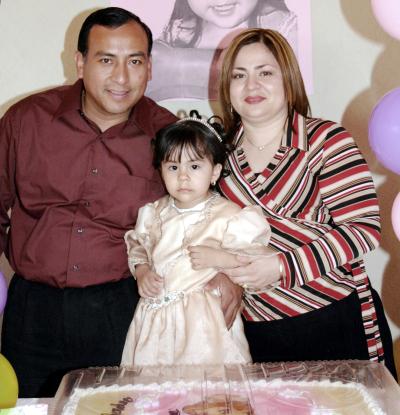 José Luis Alvarado  Martínez y Lorena de loa Ángeles Rangel Gómez festejaron a su hijita Mayra Lorena Alvarado Rangel, con motivo de sus tres años de vida