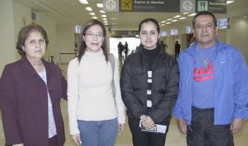 22 de febrero de 2005

 Guadalupe Delgado y Luisa Magadon, viajaron a Guatemala y fueron despedidos por Marina Rodríguez y José Luis Magadon.