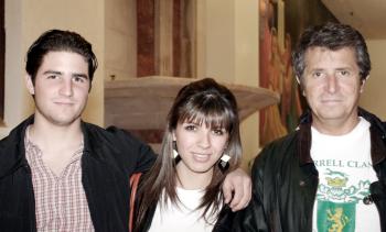 Ernesto, Marien y Ernesto Barrientos