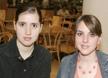 Ileana Gutiérrez  de Villarreal y Sofía Garza de Marcos