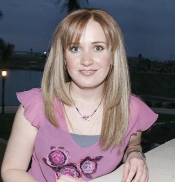 25 de febrero de 2005

Brenda Noyola, en reciente festejo