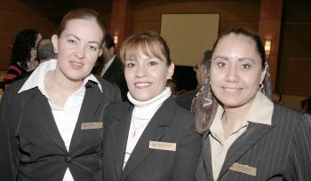 Mayra Cisneros, Rosa Ileana Carreón y Amelia Rubio López