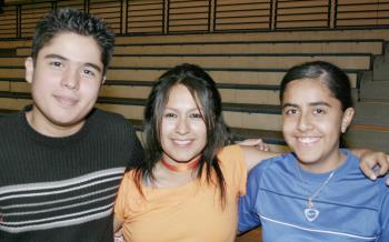27 de febrero de 2005

Víctor Hugo Ortega, Cynthia Cordero y Thalía Corral.