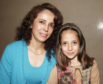 Consuelo de Bello y Paola Bello Muñoz
