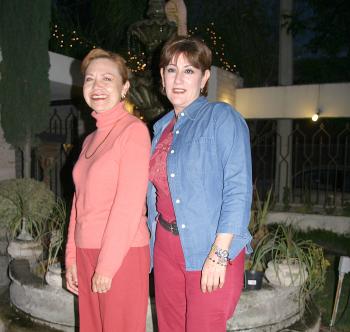 Tely Magaña y Paty Guzmán.