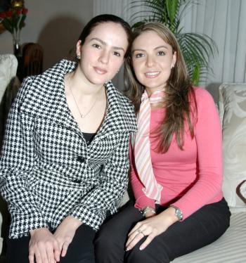 Adriana Valencia Portal y Georgina Cantú Niño de Rivera disfrutaron de una despedida de solteras, que les organizaron un grupo de familiares y amigas con motivo de sus respecticos enlaces matrimoniales.