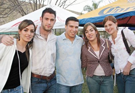 Adriana Agüero, Javier Sada, Armando Saavedra, Romy Humphrey y Ana Lya Román