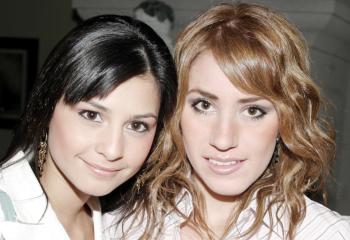 Mayela de Garza y Florencia Garza.