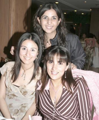 Alicia Constantino, Janeth García y Lorena González.