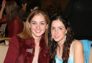 Bego Zarra y Lizy Papadópulos.