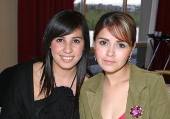 Shelssea de Armendáriz y Diana de Espericueta.