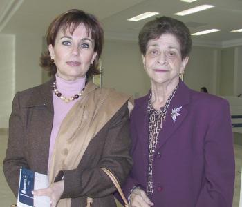 Ana María Soberón y Esperanza López viajaron al DF.