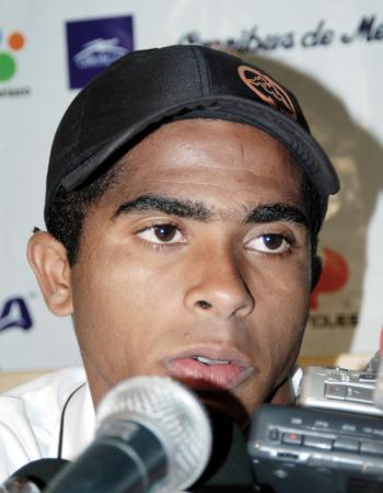 Junior César, autor del primer gol santista, dijo sentirse contento por los logros conseguidos para el equipo, más aún por colaborar con un tanto que abrió el camino para el triunfo de los albiverdes.
