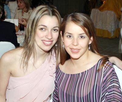 Claudia de Garza y Lupita de Arzoz.