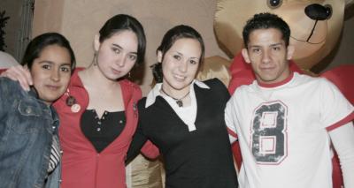 Laura Fernández, Brenda Gutiérrez, Pamela Cervantes y Eduardo Escotto.