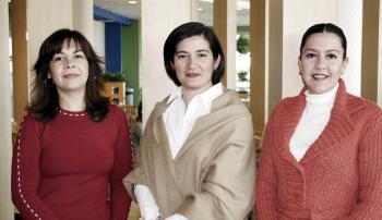 Martha Gutiérrez, Lourdes de López y Claudia de Habib.