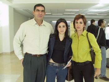 Dora Martínez viajó a Valencia, España y fue despedida por Gilberto y Dora Martínez.